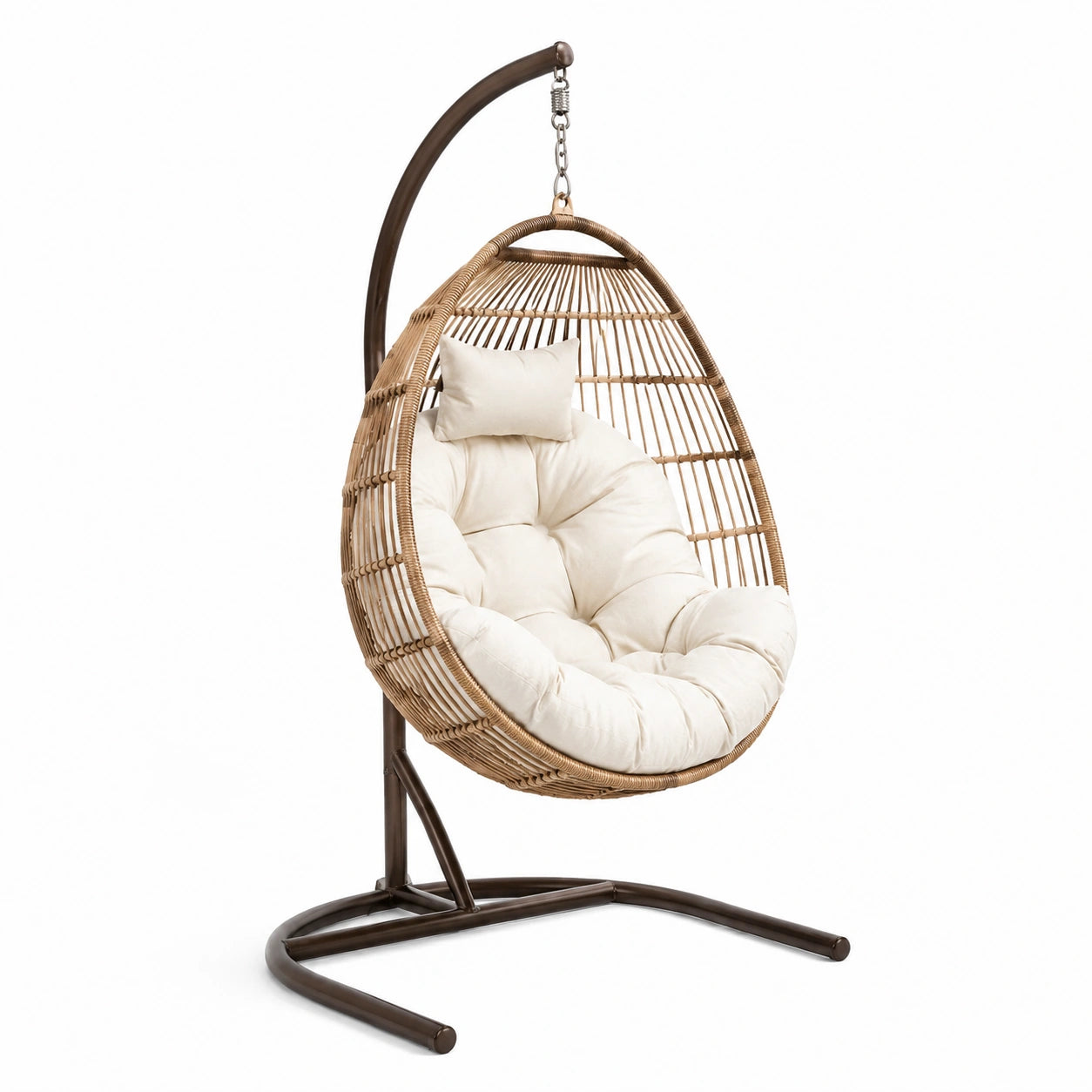 Rattan-Hängesessel mit Stahlrahmen und beigem Kissen